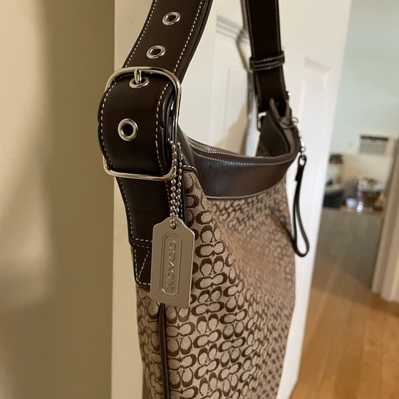 COACH HANDBAG - Picture 5 of 12